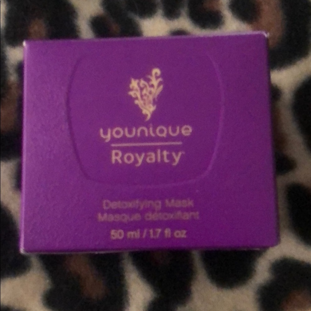 Younique Royalty Detoxifying Mask